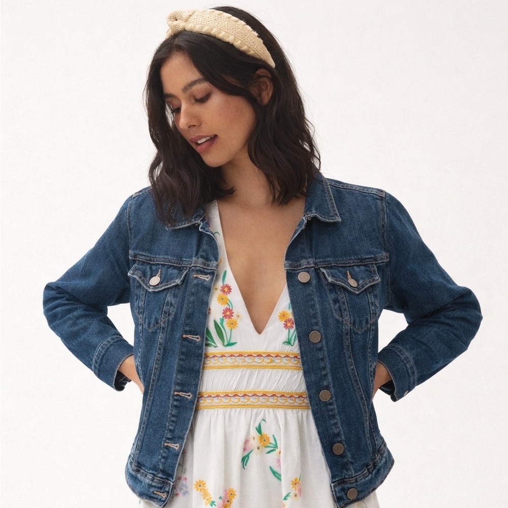 Old Navy Women’s Denim Jean Jacket Classic Trucker Medium
